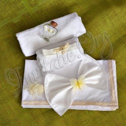 Trusou de botez cu fluturas ivoire