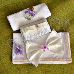 Trusou de botez cu fluturas mov