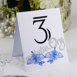 Numar de masa cu flori de hibiscus bleu